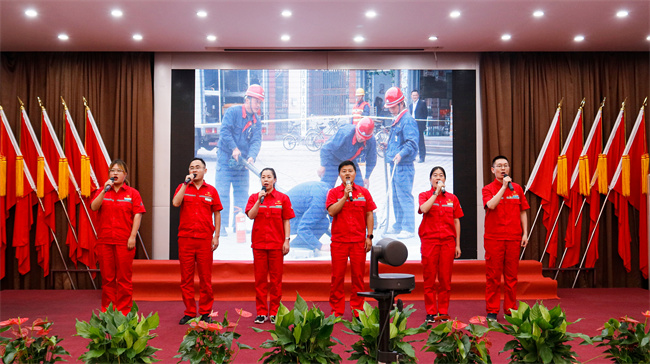 1688953940143981.jpg 我們走在大路上.jpg