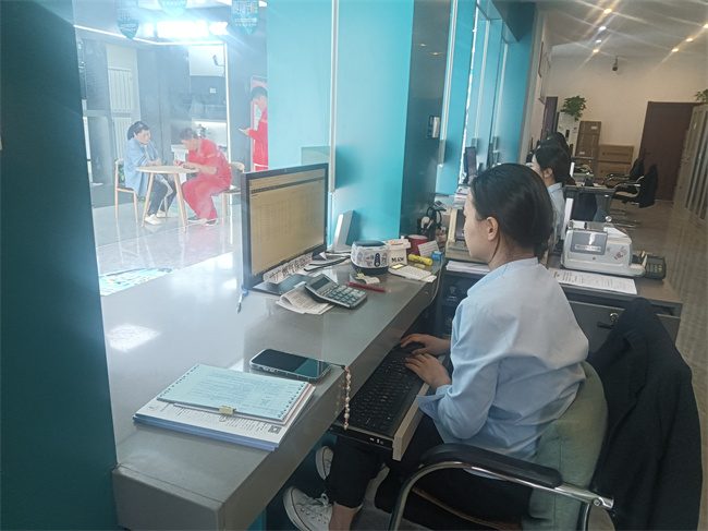 1728352614684883.jpg 鄲城公司營業(yè)廳節(jié)日期間服務“不打烊” (1).jpg