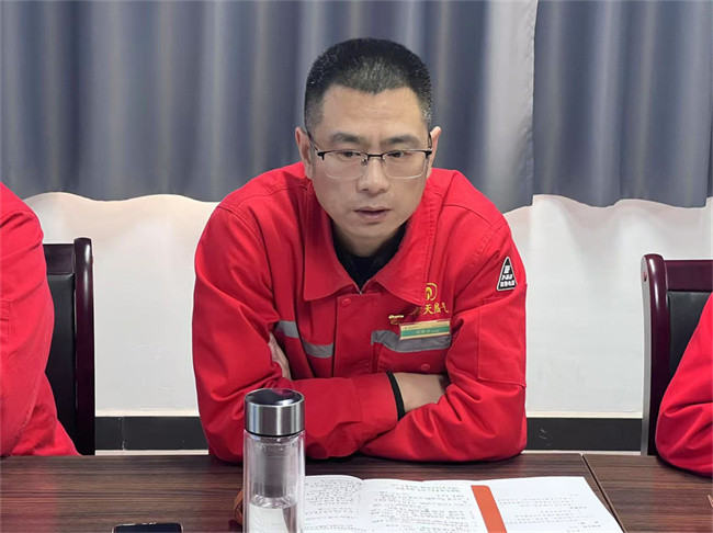 1739862024871526.jpg 副總經(jīng)理劉宗立參加佰旺德經(jīng)營(yíng)分析會(huì)并作工作安排部署.jpg