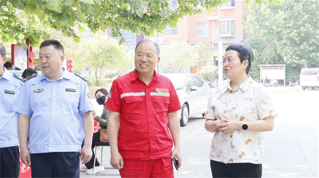 1747972553975099.jpg 右一 邢海榮.jpg