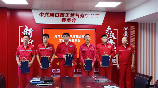 1754451970211357.jpg 李寨抗旱先鋒隊人員.jpg