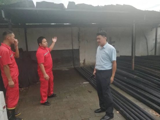 集團(tuán)總裁助理余強(qiáng)帶隊(duì)慰問西華天然氣加氣站一站員工