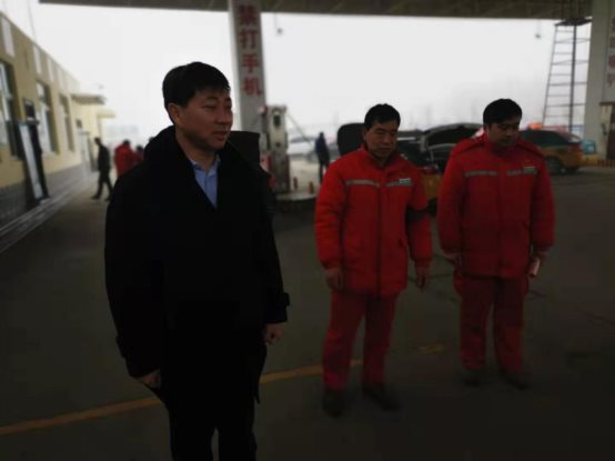 集團(tuán)常務(wù)副總裁趙廣良一行慰問(wèn)太昊路加氣站員工