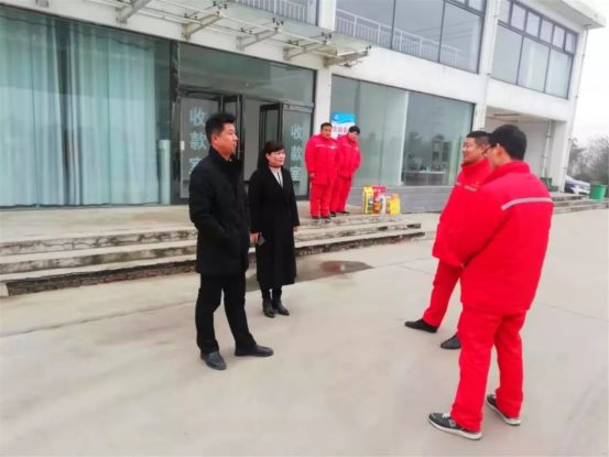 彭總一行慰問(wèn)沈丘加氣站員工